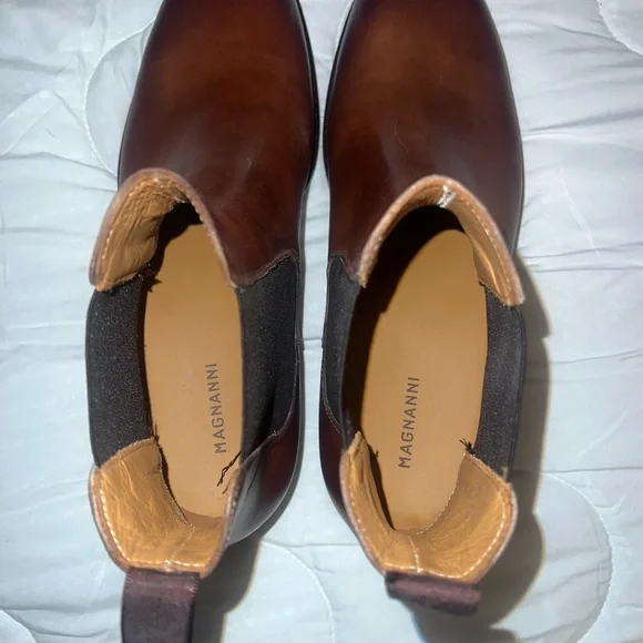 Magnanni Chestnut Leather Ankle Boots